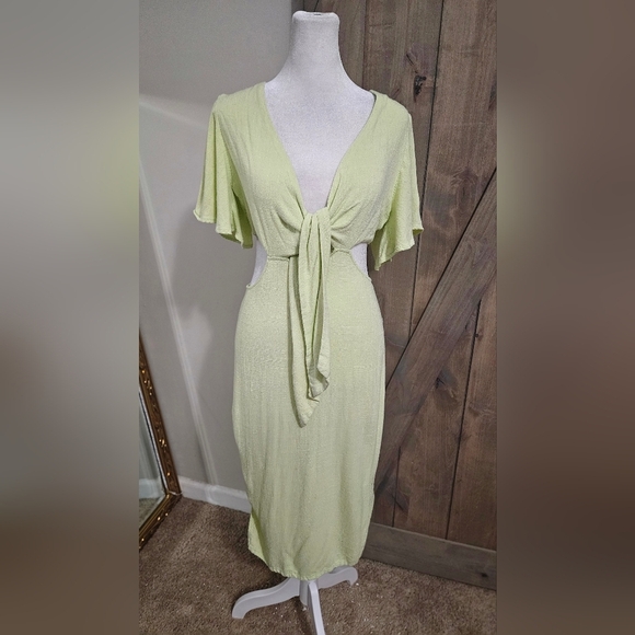 LULU'S Summer Journey Light Green Tie-Front Cutout Midi Dress. Size Small - Picture 11 of 16